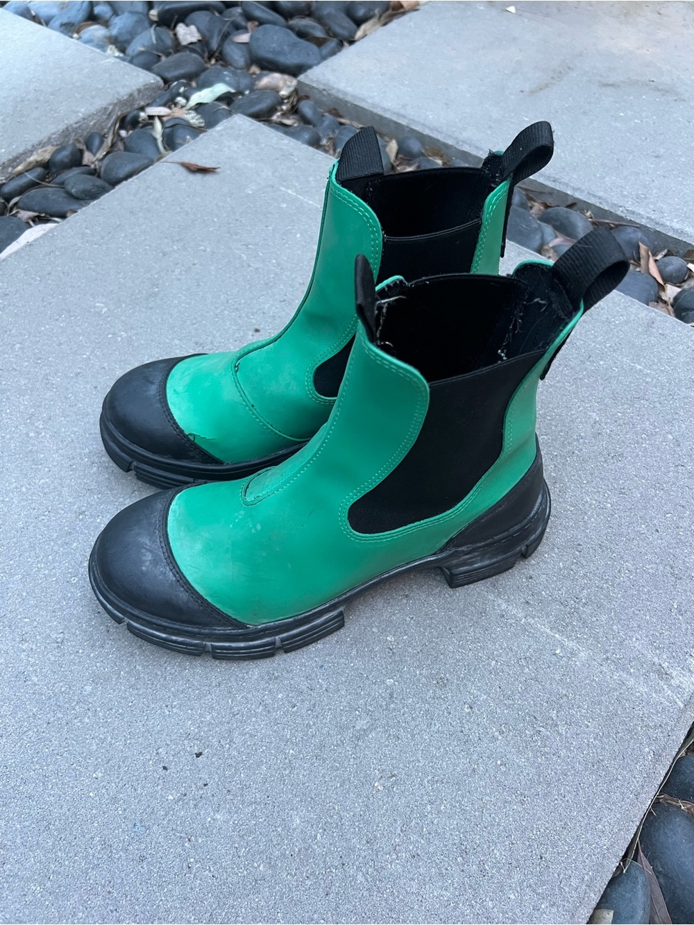 Women’s Green and Black Chelsea Boots